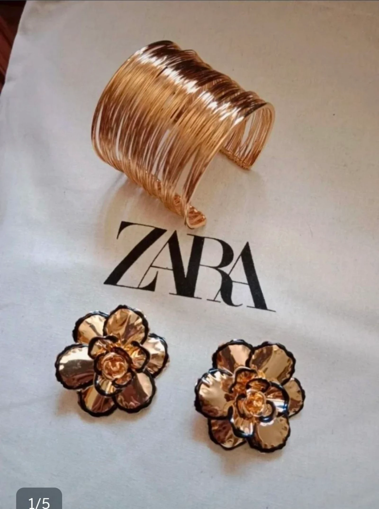 Juego brazalete y pendientes Zara 